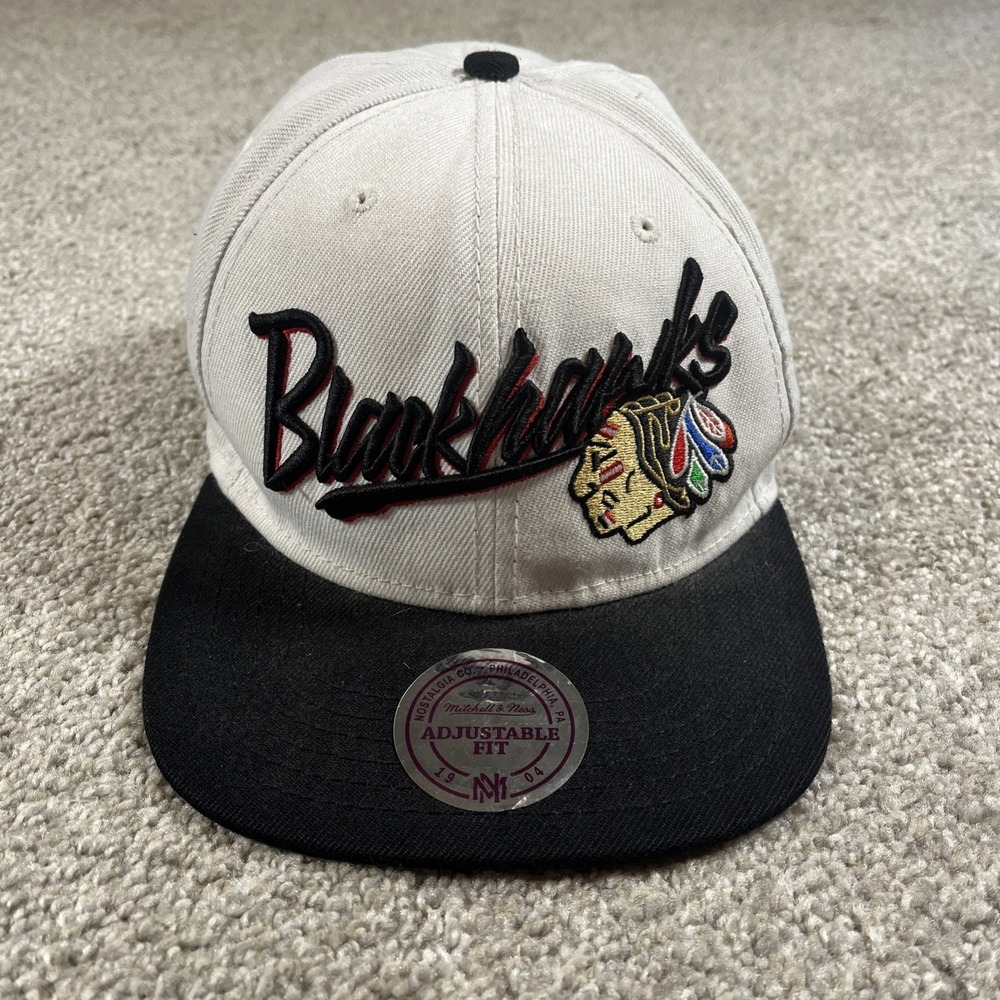 Chicago Blackhawks 100% Wool Mitchell & Ness SnapBack Low Profile‎ Cap